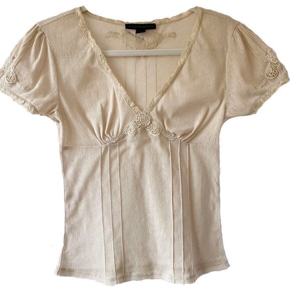 Vintage Y2K Delicate Scalloped Lace Ivory Pleated Blouse - Picture 7 of 12